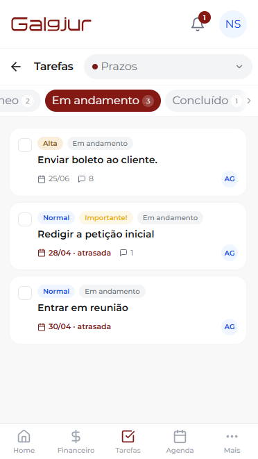 Tela Tarefas do app mobile com seletor de quadro Prazos no topo, abas de coluna (Em andamento selecionada com 3, Concluído), e cartões de tarefa com etiquetas de prioridade (Alta, Normal, Importante), título, prazo e contador de comentários
