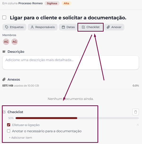 Janela de detalhes da tarefa com o botão Checklist destacado no topo e a seção Checklist exibindo barra de progresso em 50%, um item marcado e riscado e um item não marcado